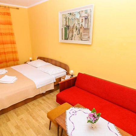 Double Rooms Tomica 2 With Balcony Baška Kültér fotó