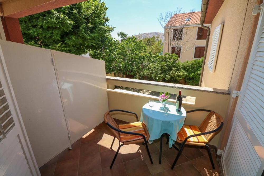 Double Rooms Tomica 2 With Balcony Baška Kültér fotó