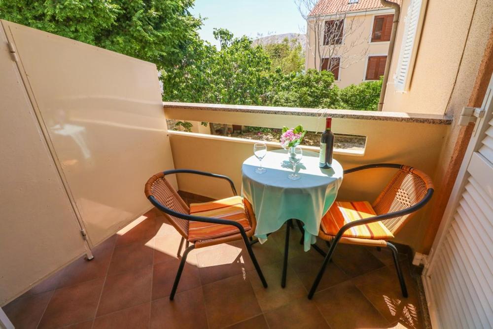 Double Rooms Tomica 2 With Balcony Baška Kültér fotó