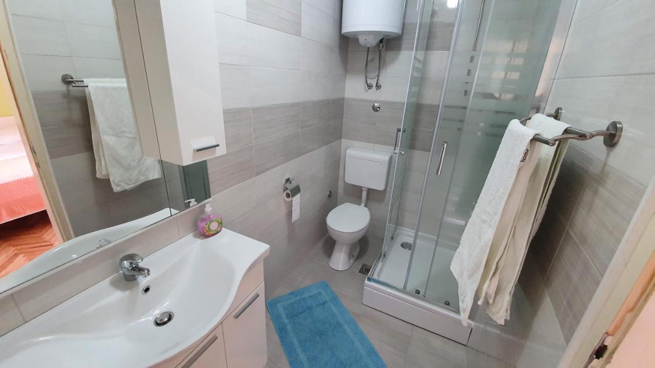 Double Rooms Tomica 2 With Balcony Baška Kültér fotó