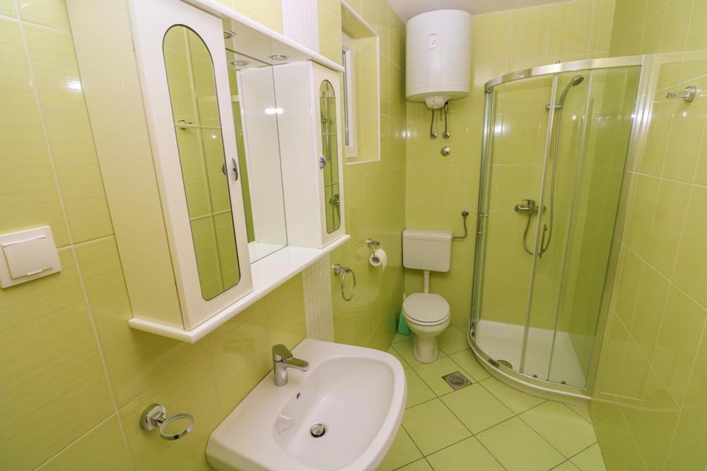 Double Rooms Tomica 2 With Balcony Baška Kültér fotó