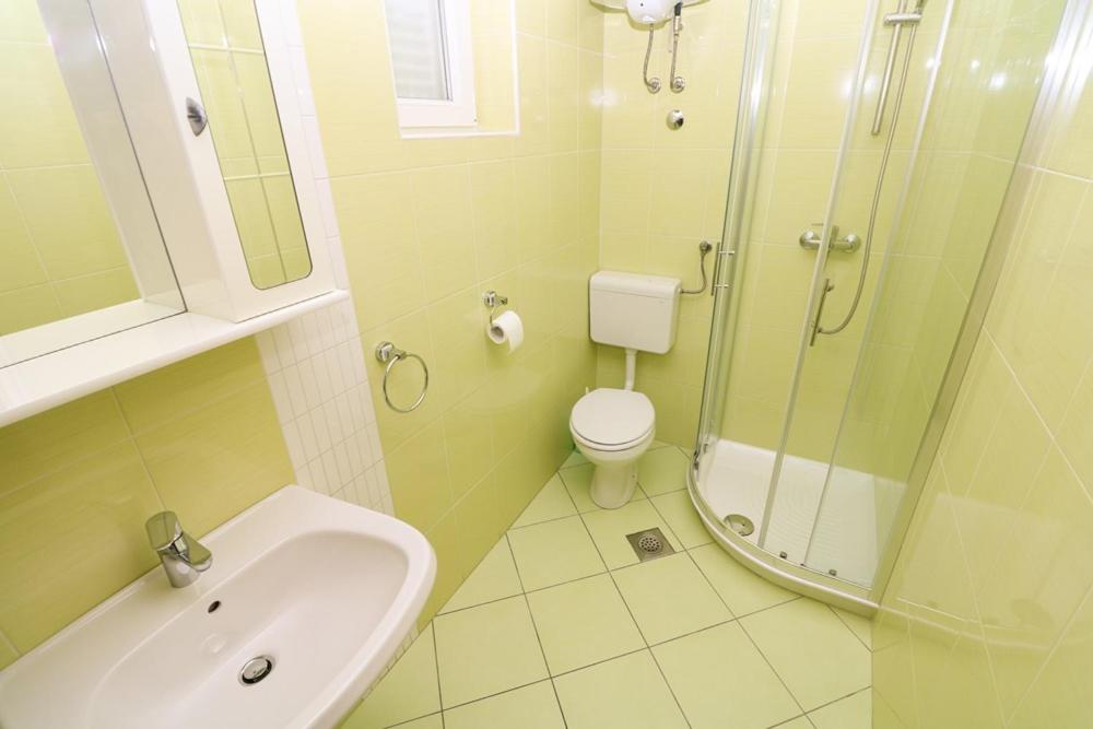 Double Rooms Tomica 2 With Balcony Baška Kültér fotó
