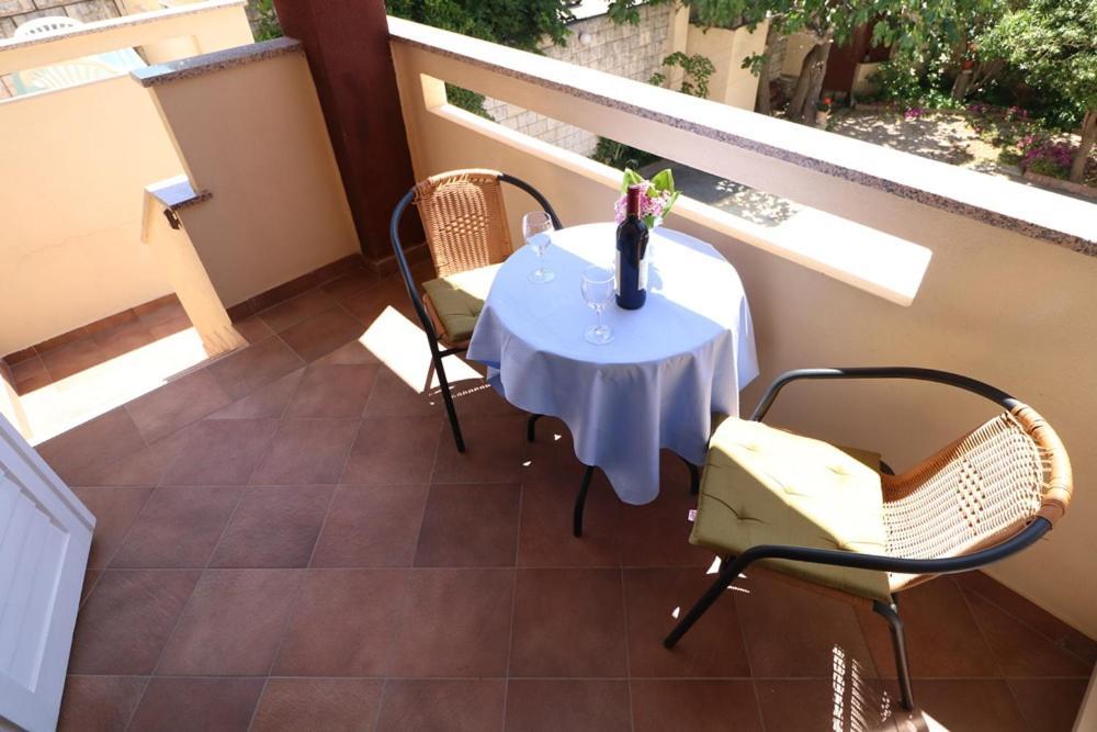 Double Rooms Tomica 2 With Balcony Baška Kültér fotó