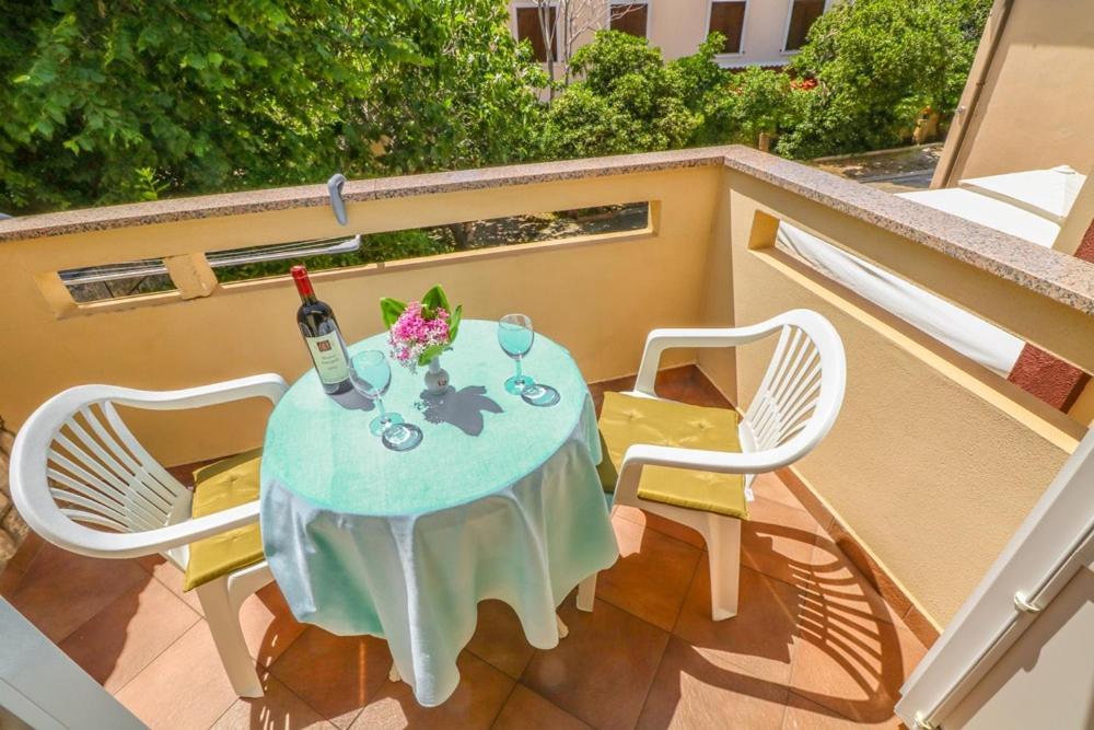 Double Rooms Tomica 2 With Balcony Baška Kültér fotó