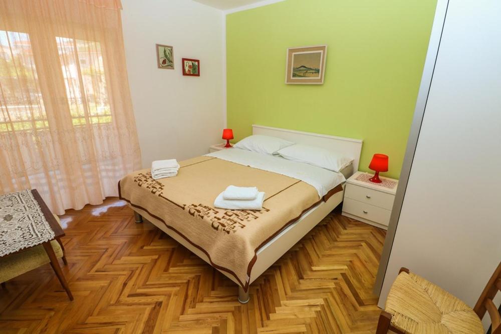 Double Rooms Tomica 2 With Balcony Baška Kültér fotó