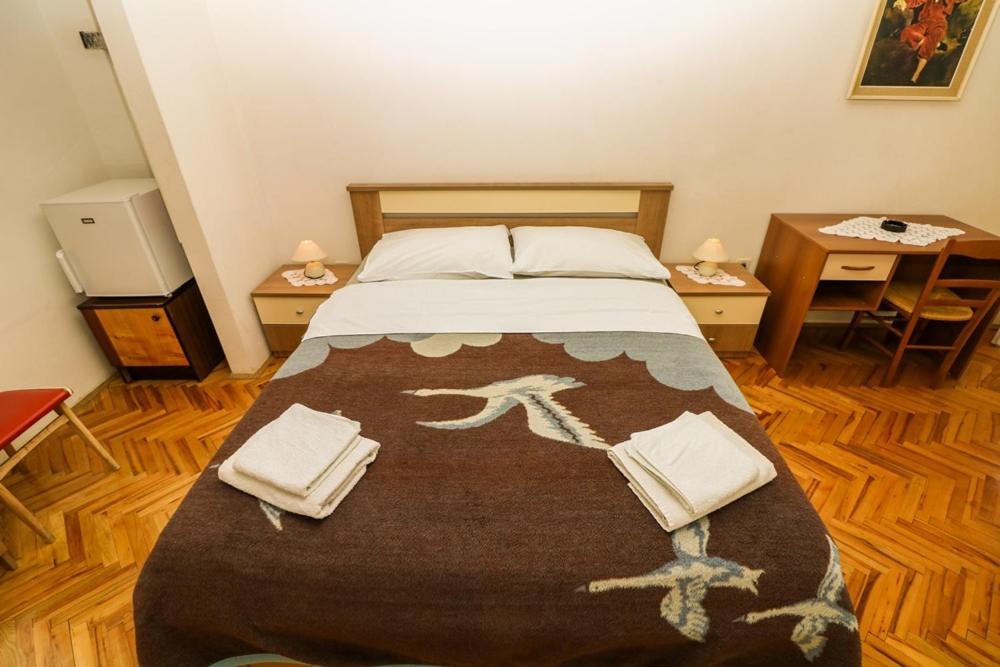 Double Rooms Tomica 2 With Balcony Baška Kültér fotó